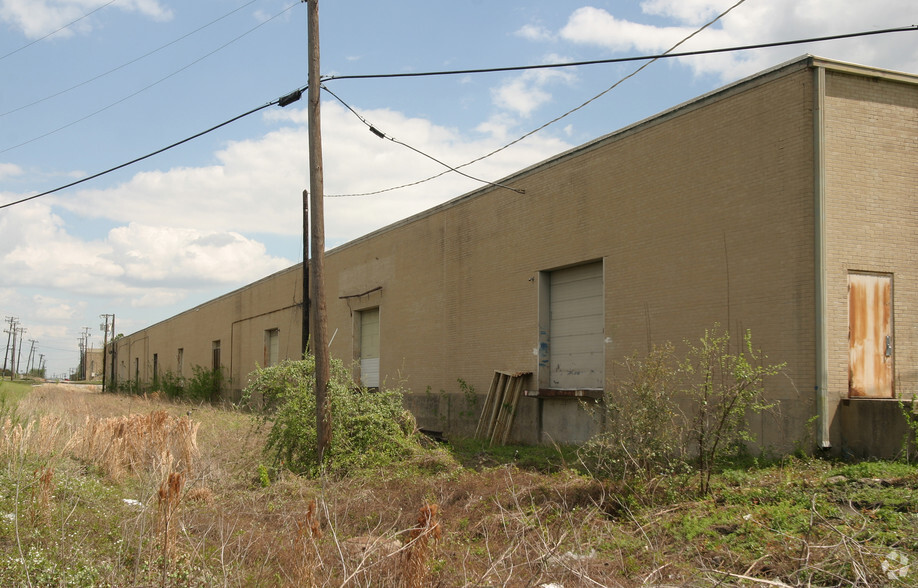 3211-3227 E Avenue E, Arlington, TX for lease - Other - Image 3 of 10