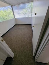 14827 Ventura Blvd, Sherman Oaks, CA for lease Interior Photo- Image 2 of 24