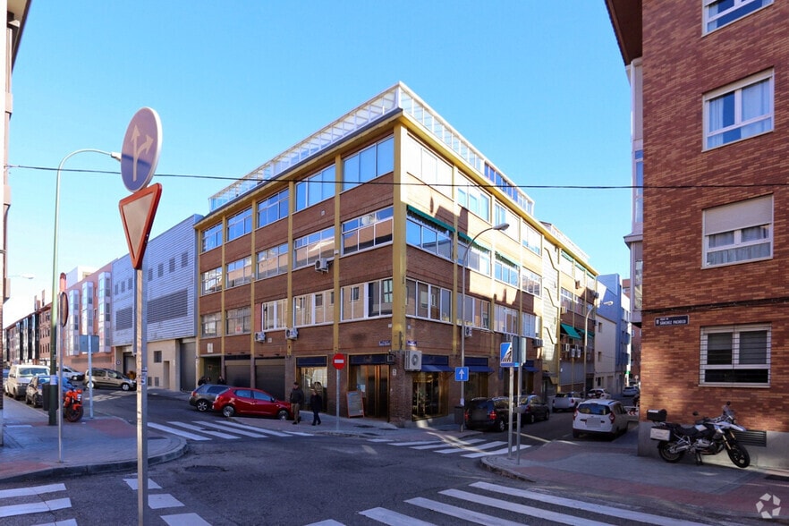 Calle De Saturnino Calleja, 6, Madrid, Madrid for lease - Primary Photo - Image 1 of 3