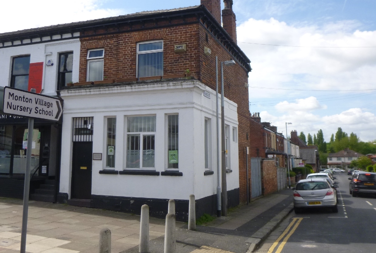 223 Monton Rd, Manchester for sale Primary Photo- Image 1 of 1