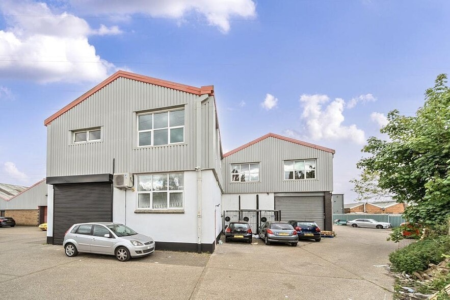 Arundel Rd, Uxbridge for lease - Building Photo - Image 3 of 27