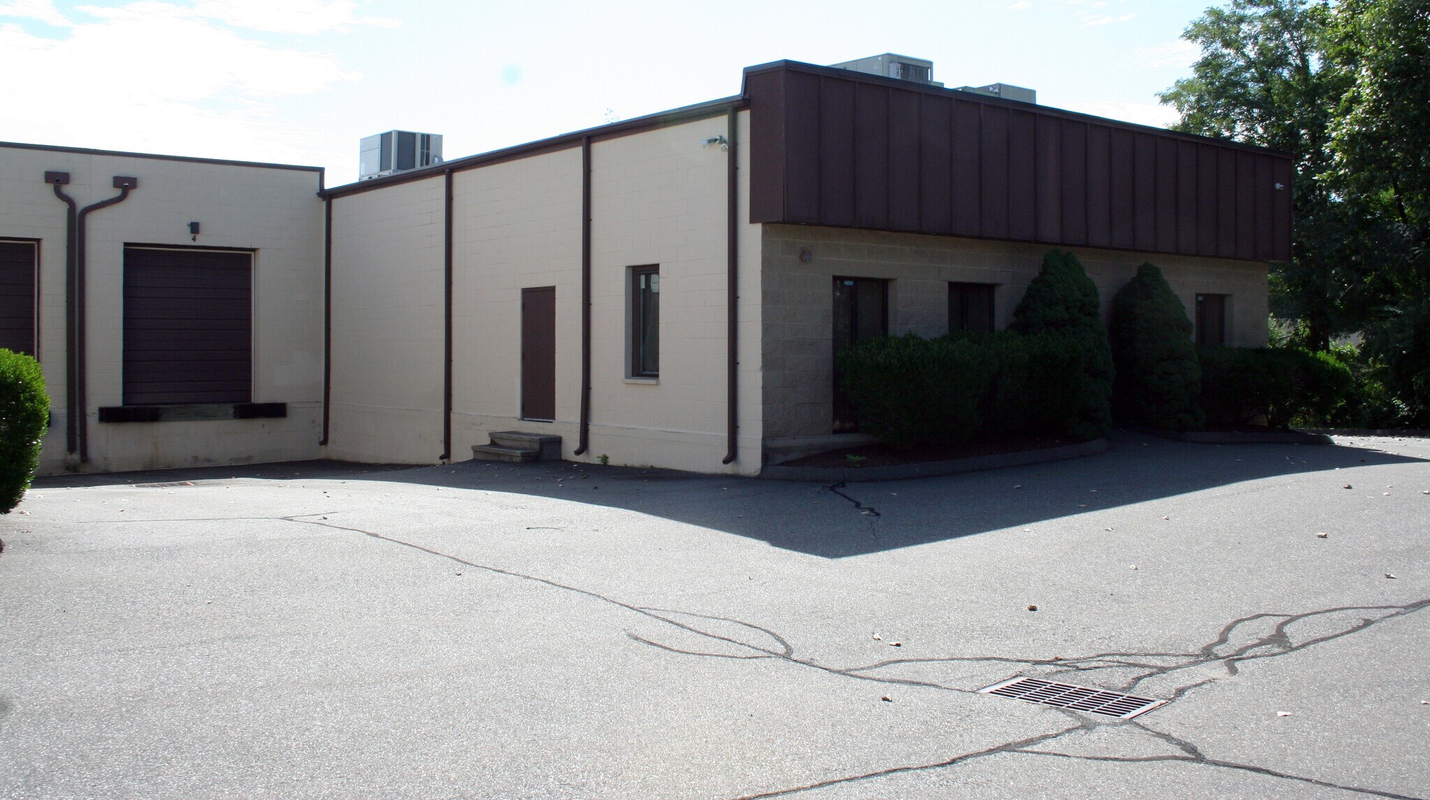 107-109 Research Dr, Milford, CT for lease Interior Photo- Image 1 of 2