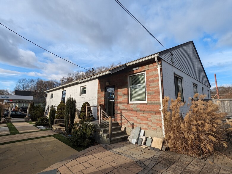 83 Central St, Hudson, MA for lease - Building Photo - Image 1 of 5