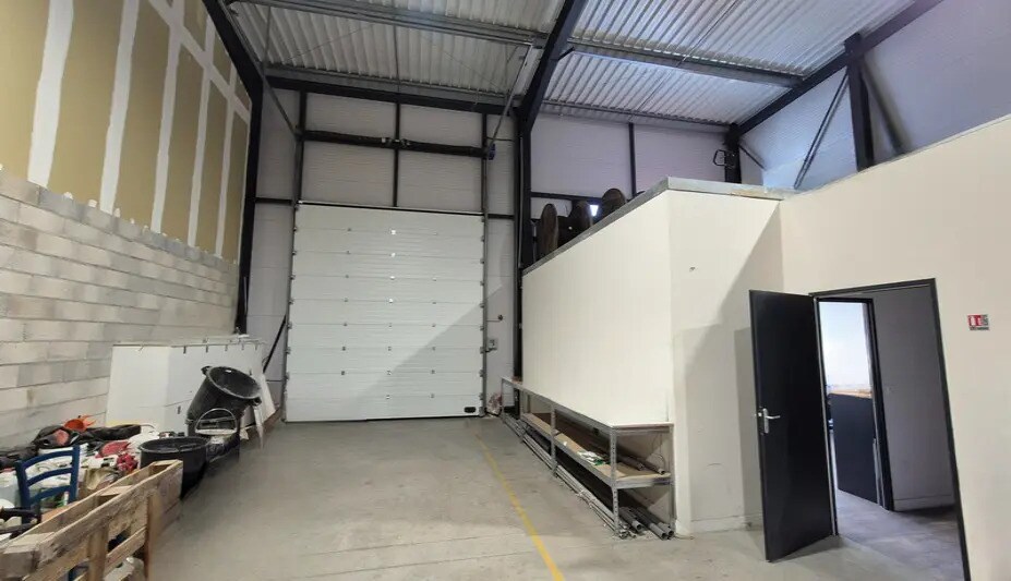 Flex in Perpignan for lease - Interior Photo - Image 3 of 6