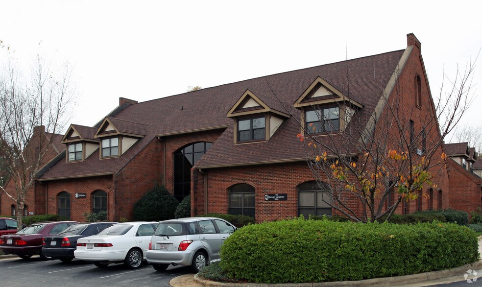 107 Fountain Brook Cir, Cary, NC for lease - Building Photo - Image 2 of 3