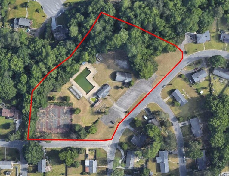 1033 Forestview Dr, Colonial Heights, VA for sale - Primary Photo - Image 1 of 1