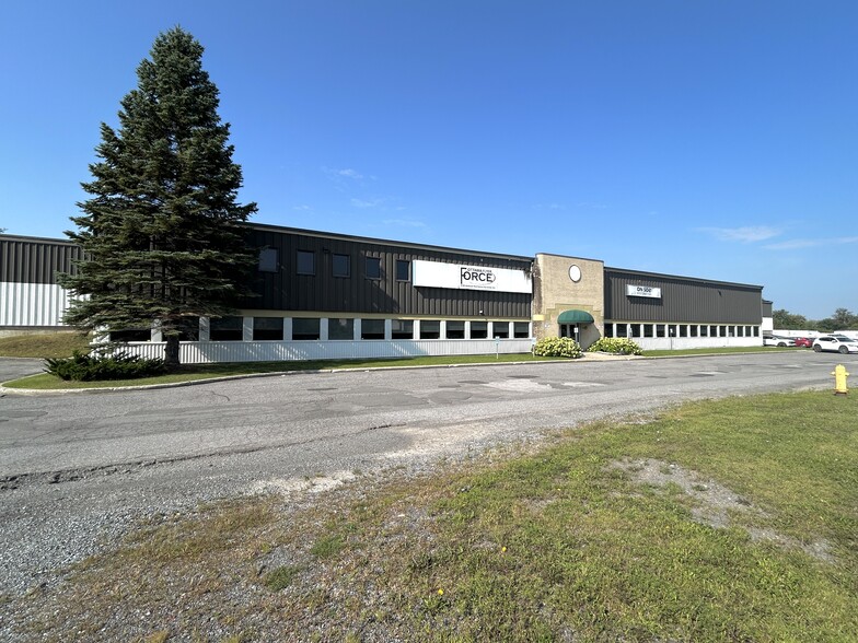 5977 Hazeldean Rd, Ottawa, ON for lease - Building Photo - Image 1 of 11