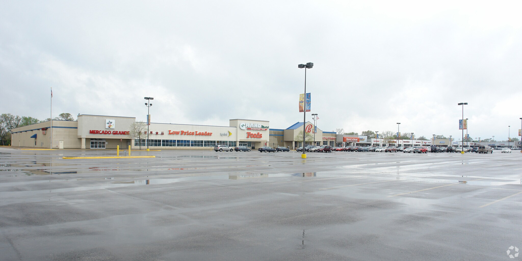 10001384 Winston Plz, Melrose Park, IL 60160 Retail for Lease