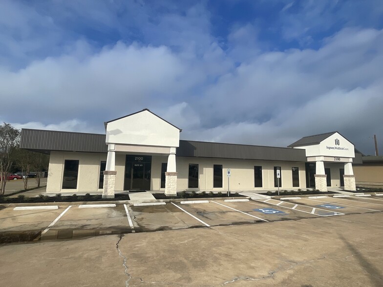 2100 E Villa Maria Rd, Bryan, TX for lease - Building Photo - Image 1 of 14