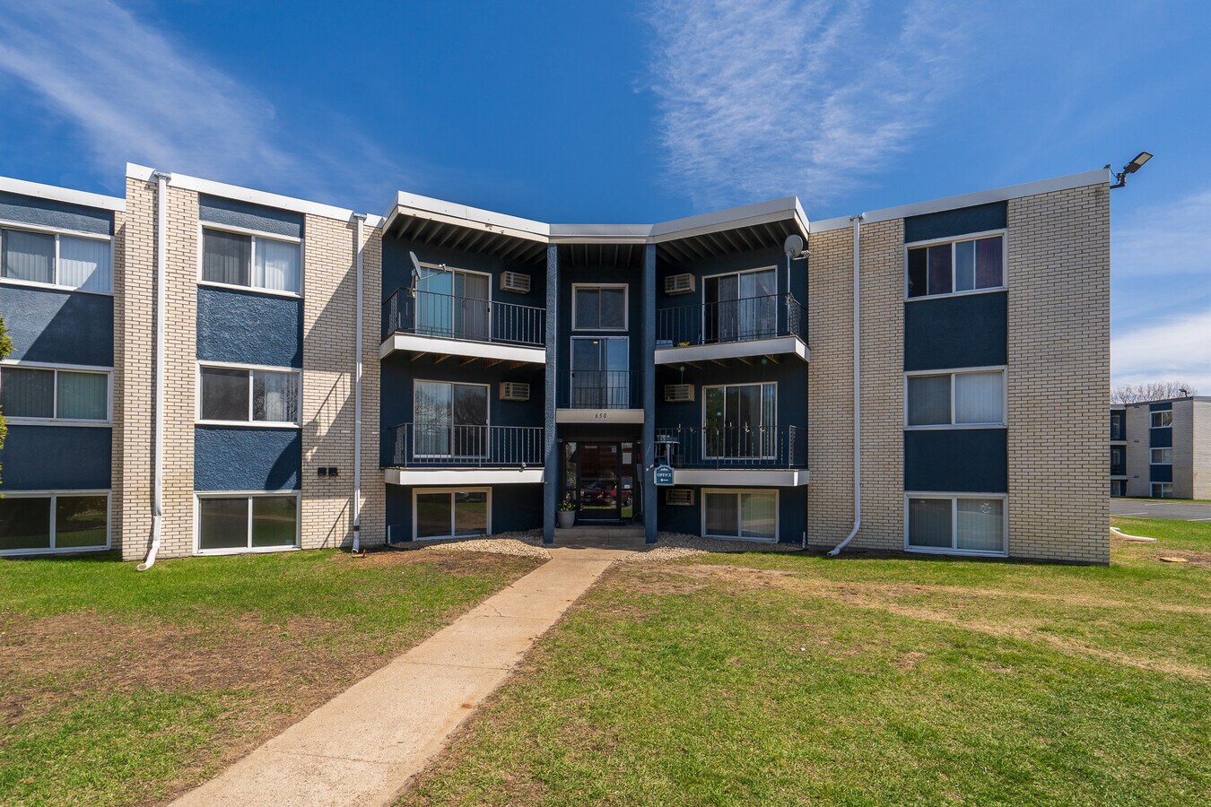 610680 Osborne Rd NE, Fridley, MN 55432 Highland Park Apartments