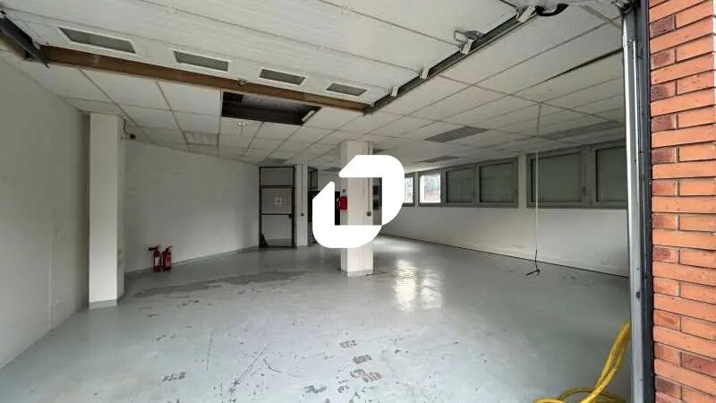 Flex in Épinay-sur-Orge for lease - Interior Photo - Image 3 of 9