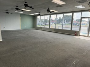 5801-5811 S Dale Mabry Hwy, Tampa, FL for lease Interior Photo- Image 1 of 3