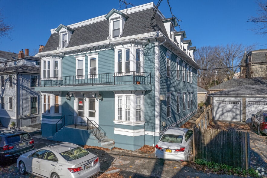 176 Williams St, Providence, RI for sale - Primary Photo - Image 1 of 76