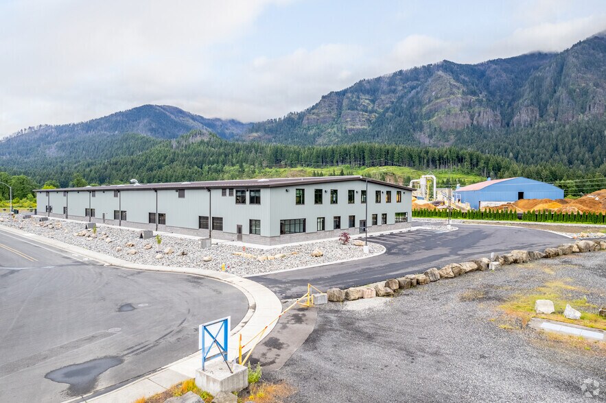 1400 NE Columbia Gorge Way, Cascade Locks, OR for sale - Building Photo - Image 1 of 1