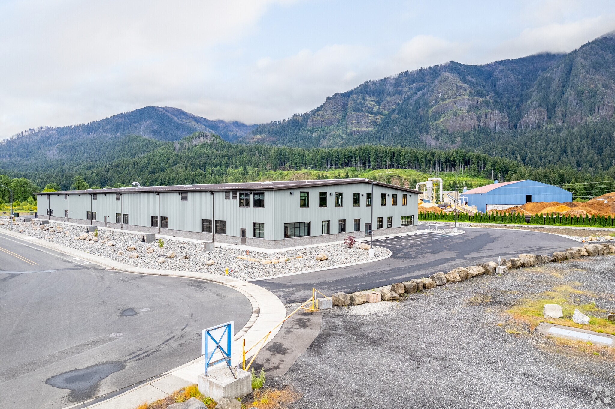 1400 NE Columbia Gorge Way, Cascade Locks, OR for sale Building Photo- Image 1 of 1