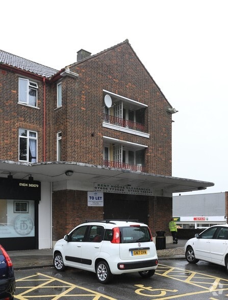 14-19 Twydall Green, Gillingham for lease - Primary Photo - Image 1 of 2