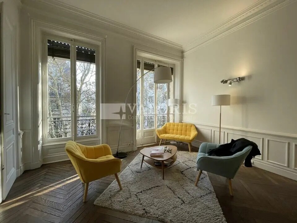 Office in Lyon for lease Interior Photo- Image 1 of 7