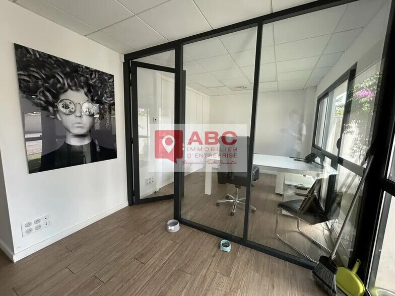 Office in Lattes for lease - Interior Photo - Image 2 of 8