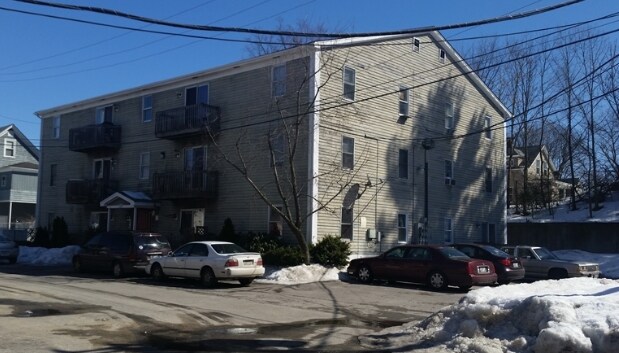 2 Eric Pl, North Providence, RI for sale - Primary Photo - Image 1 of 1