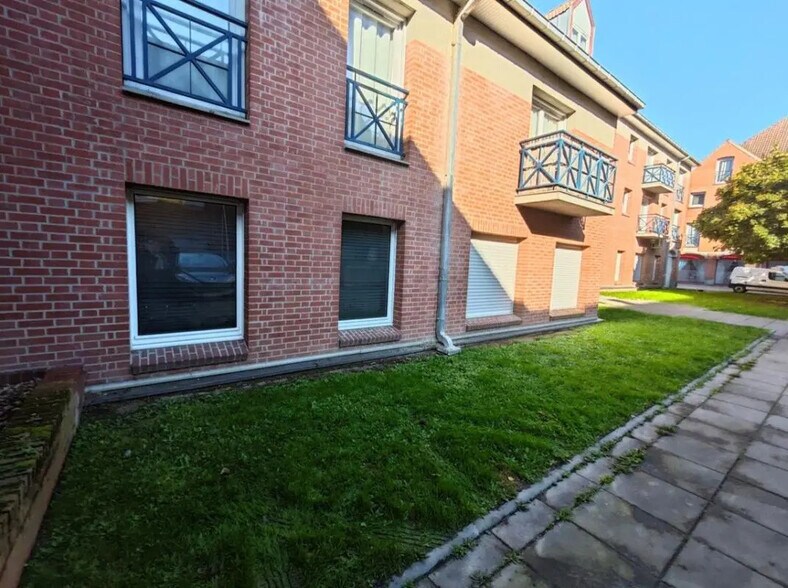 Retail in Seclin for sale - Building Photo - Image 1 of 6