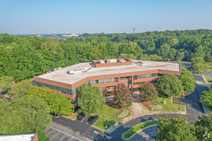 5024 Parkway Plaza Blvd, Charlotte, NC for sale - Aerial - Image 3 of 6