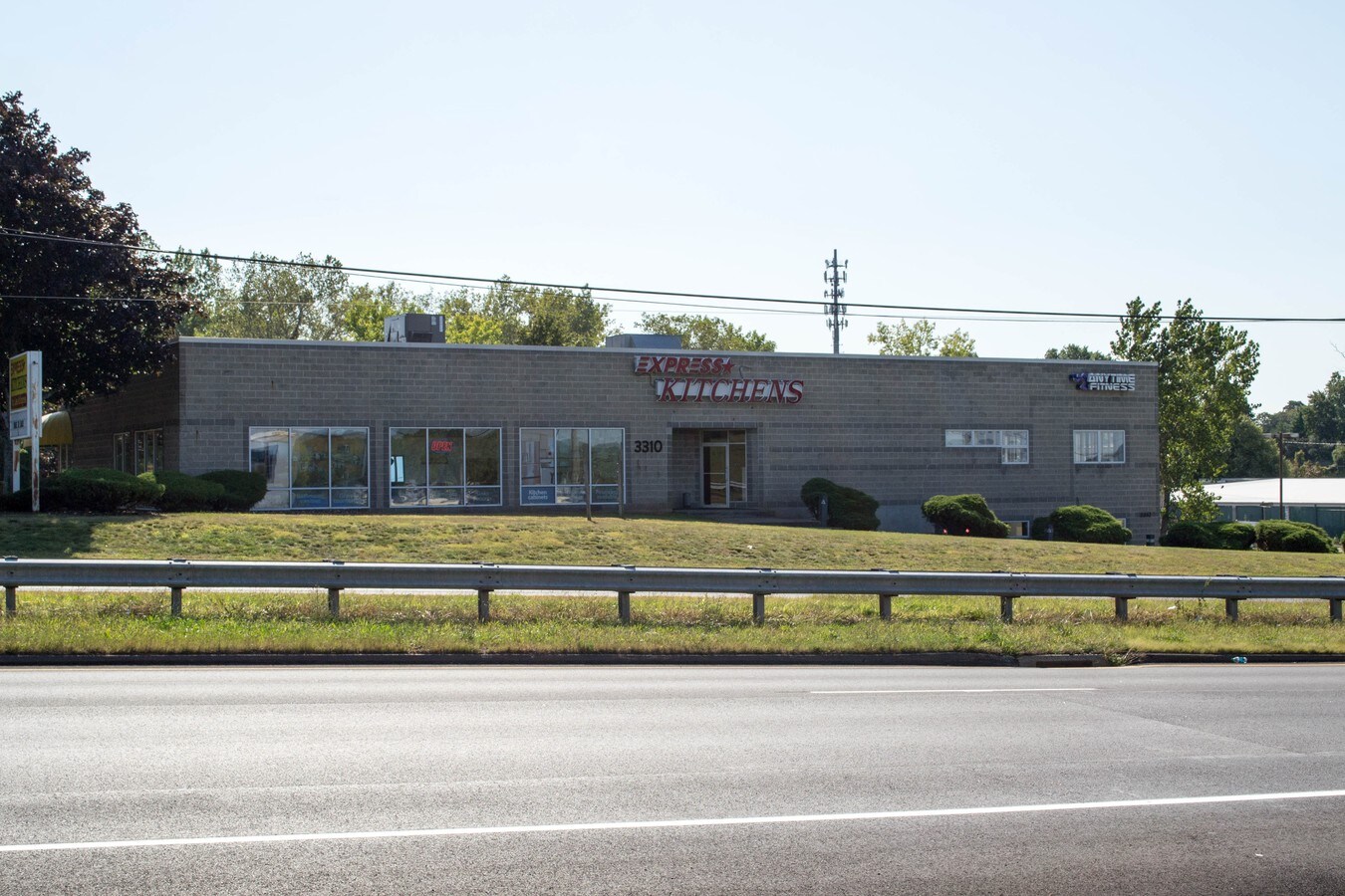 3310 Berlin Tpke, Newington, CT 06111