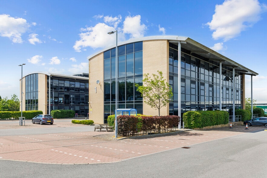 Solstice Park Av, Amesbury for sale - Primary Photo - Image 1 of 2