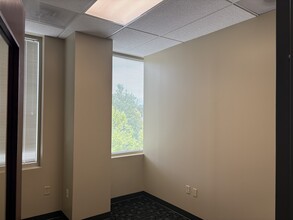 4290 Chain Bridge Rd, Fairfax, VA for lease Interior Photo- Image 2 of 5