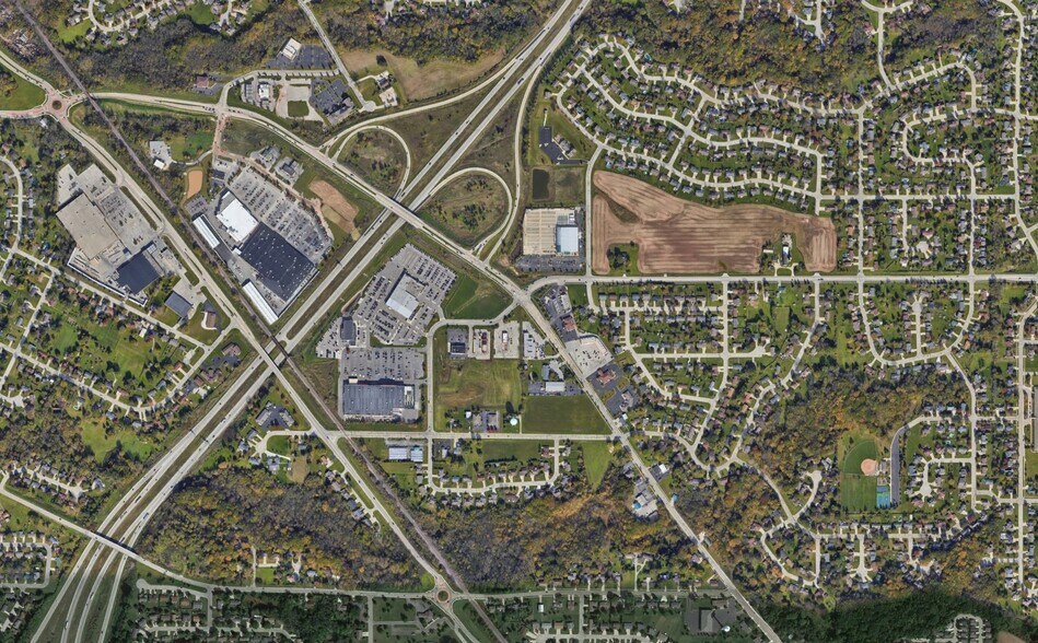 2600 Bellevue St, Green Bay, WI for sale - Building Photo - Image 2 of 2