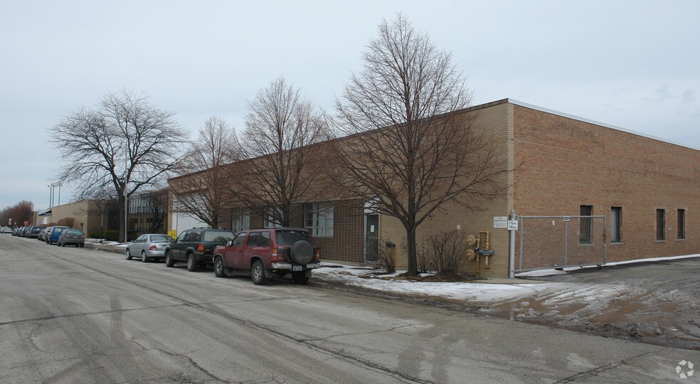 4525 S Tripp Ave, Chicago, IL for lease - Building Photo - Image 1 of 7