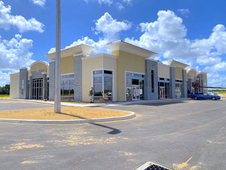 17075 Cagan Ridge Blvd, Clermont, FL for lease - Primary Photo - Image 1 of 15