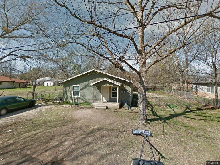 Home Group 7 portfolio of 3 properties for sale on LoopNet.com - Building Photo - Image 2 of 3