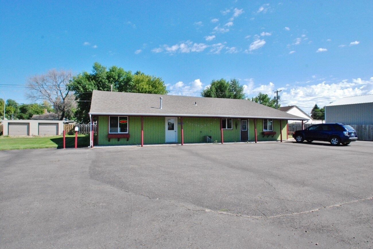 411 4th Ave SW, Rugby, ND for sale Primary Photo- Image 1 of 1