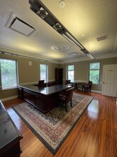 108 Rosslyn Rd, Carnegie, PA for sale Interior Photo- Image 1 of 4