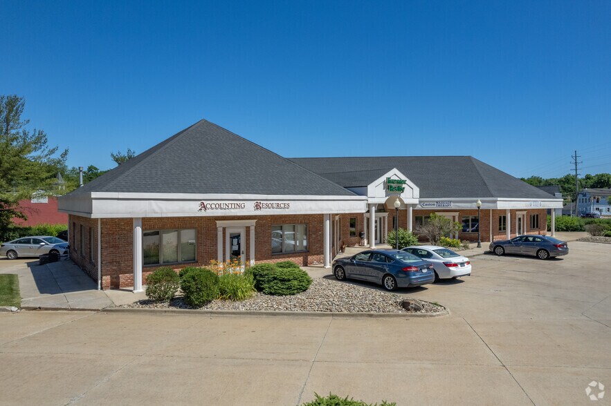 25 S Main St, Munroe Falls, OH 44262