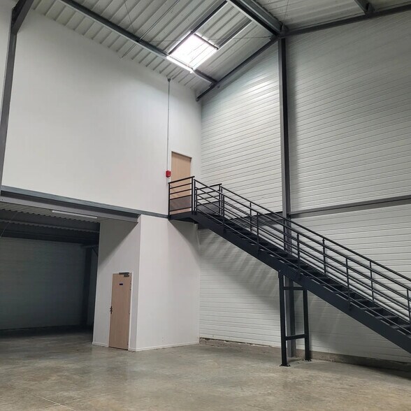 15 Avenue Vignancour, Pau for lease - Interior Photo - Image 2 of 4