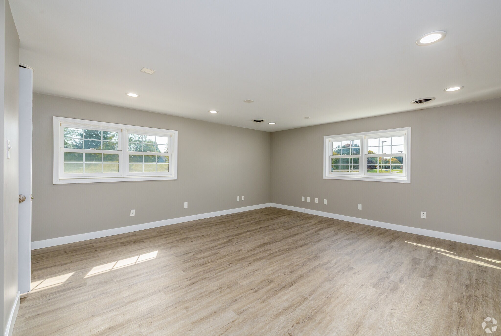 950 Gore Rd, Morris, IL for lease Interior Photo- Image 1 of 14