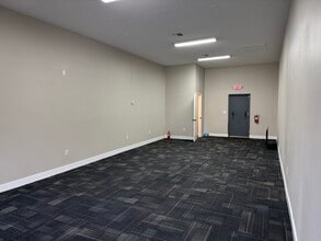 38850 U.S. Highway 19 N, Tarpon Springs, FL for lease Interior Photo- Image 1 of 5