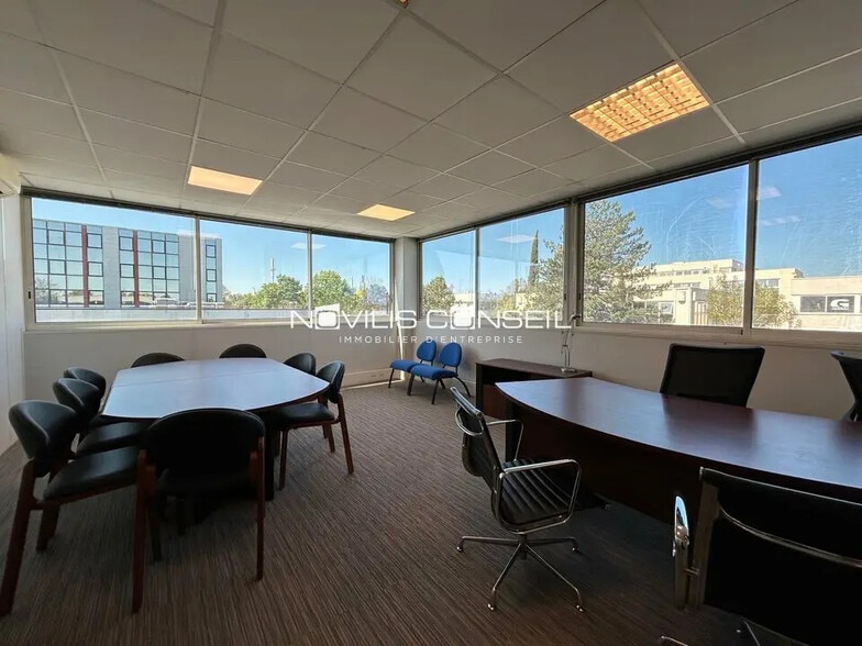 Office in Toulouse for lease - Building Photo - Image 3 of 5