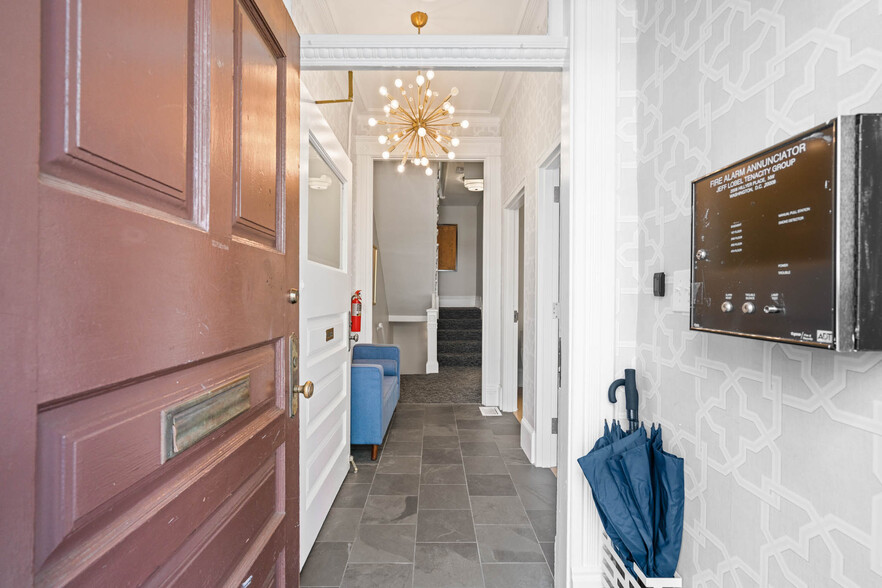 2008 Hillyer Pl NW, Washington, DC for sale - Interior Photo - Image 3 of 33