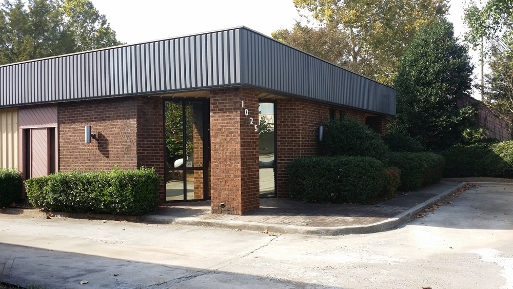 1025 Old Monrovia Rd, Huntsville, AL 35806