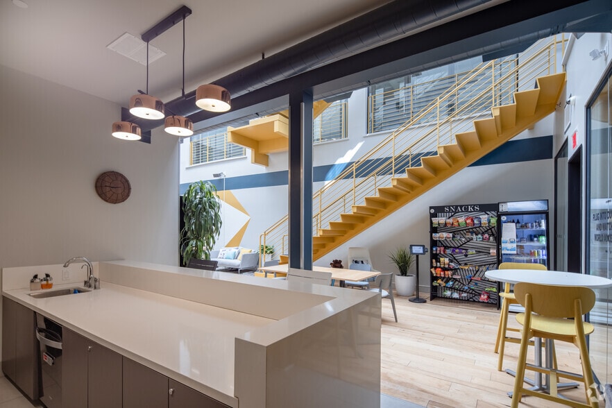 730 Arizona Ave, Santa Monica, CA for lease - Interior Photo - Image 1 of 23