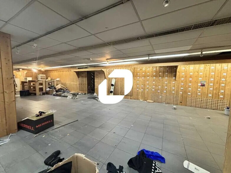 Retail in Bordeaux for lease - Interior Photo - Image 3 of 10