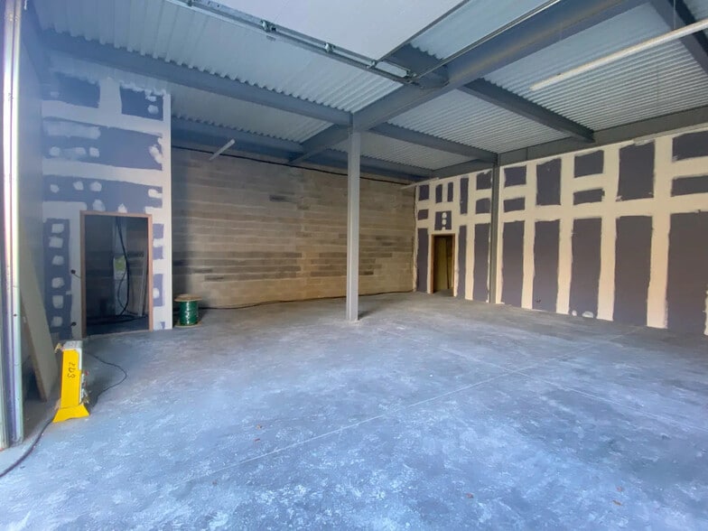 Flex in Gradignan for sale - Building Photo - Image 2 of 6