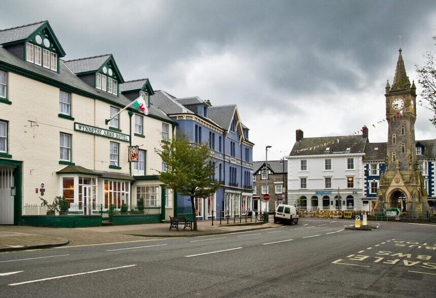 Maengwyn St, Machynlleth, , SY20 8AE Hotel Property For Sale
