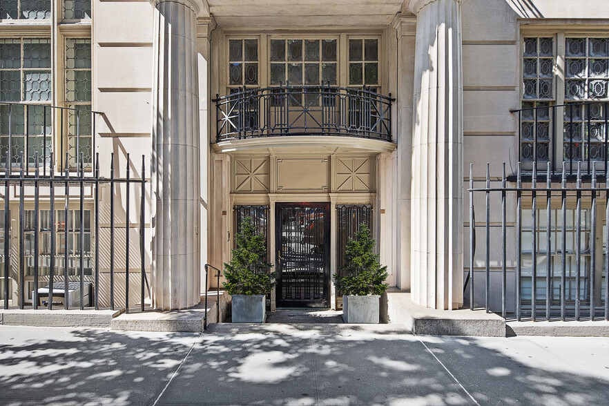 130 E 67th St, New York, NY for sale - Building Photo - Image 1 of 10