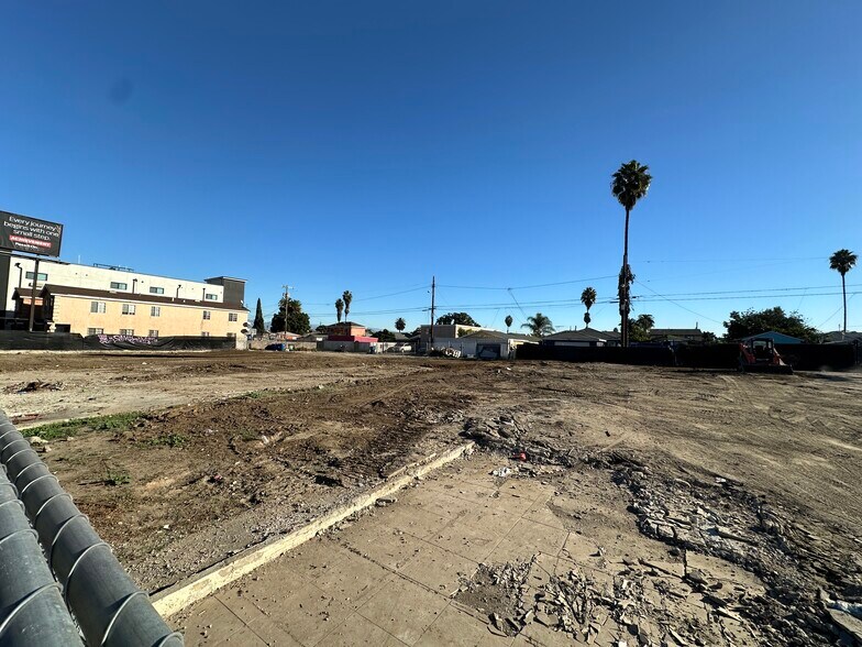 8872 S Vermont Ave, Los Angeles, CA for lease - Building Photo - Image 3 of 4