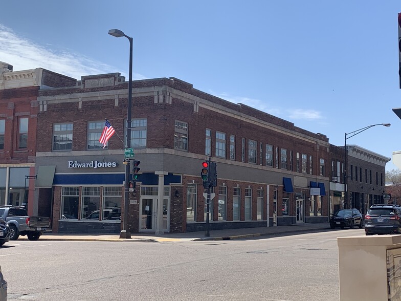 224 N Bridge St, Chippewa Falls, WI for lease - Building Photo - Image 1 of 8