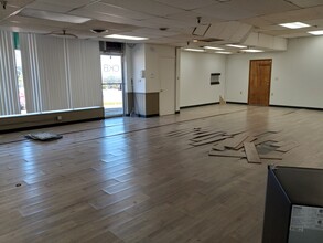 2700 Sunset Blvd, Steubenville, OH for lease Interior Photo- Image 2 of 4