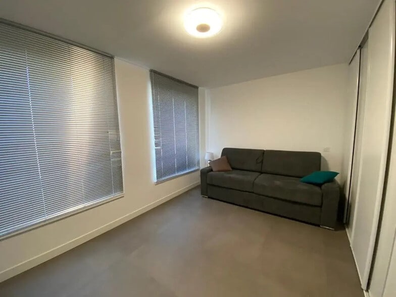 Office in Puteaux for lease - Building Photo - Image 3 of 13